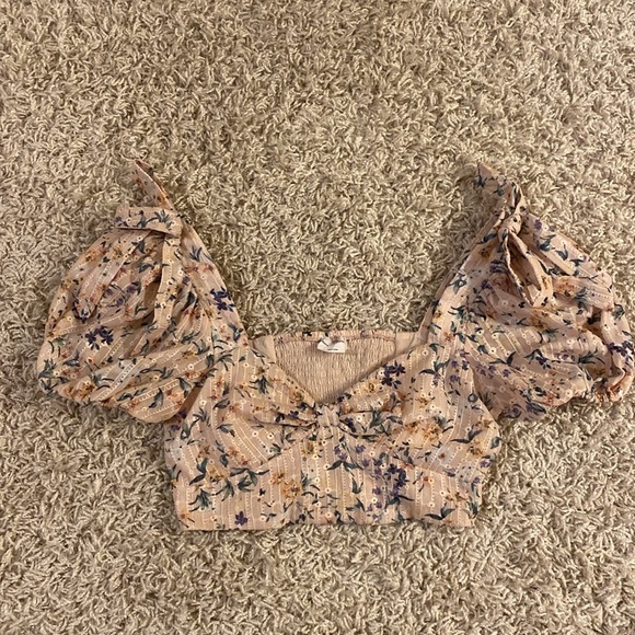 Lovers + Friends Floral Smocked top size M - Picture 3 of 5